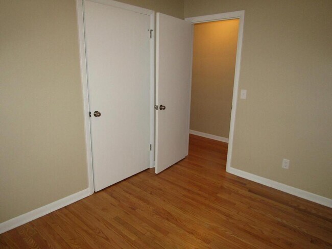 Foto del edificio - 290 Orchard Dr #4