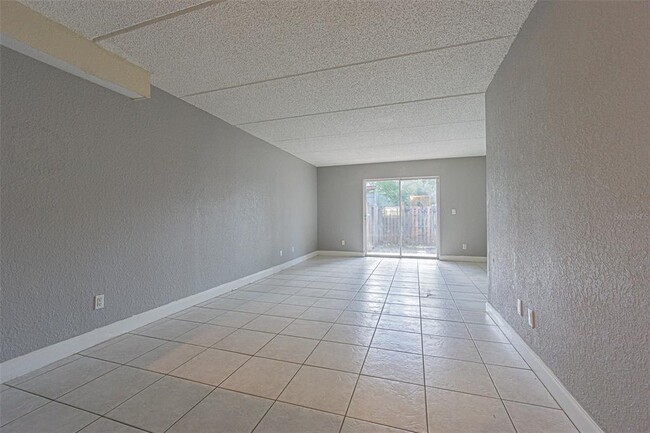 Foto del edificio - 2818 Somerset Park Dr