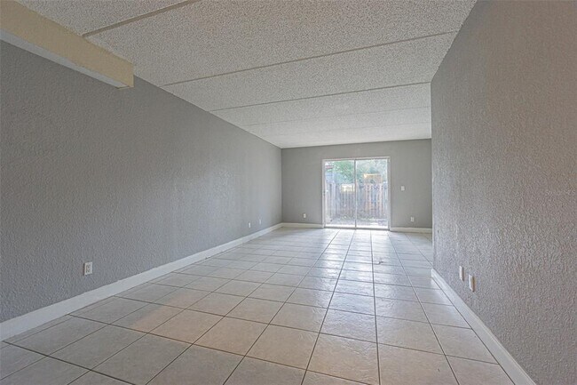 Foto del edificio - 2818 Somerset Park Dr