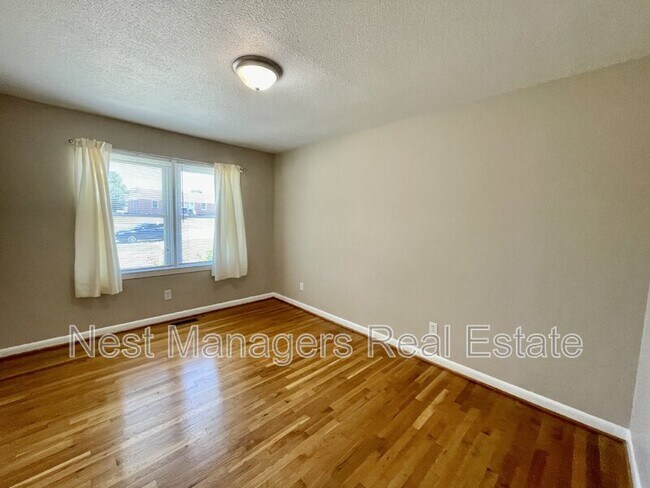 Foto del edificio - 621 Welsh Pl