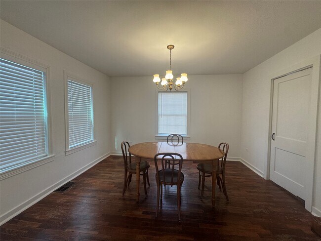 Foto del edificio - 1803 Ave P