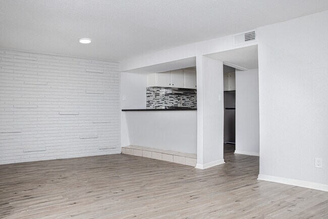Foto del edificio - Merwin Square Apartments