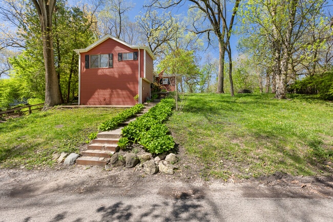 Building Photo - 1010 S Osage Dr
