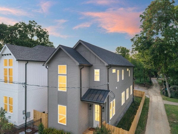 Building Photo - 2826 Clifton Ave