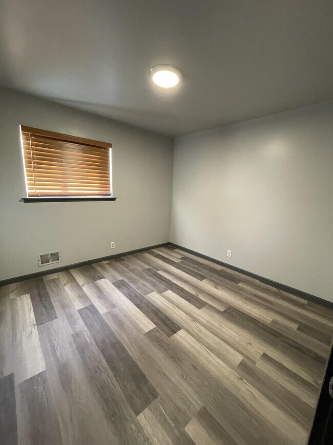 Foto del edificio - 502 E Merrill Ave