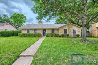 Building Photo - 306 Trailridge Dr