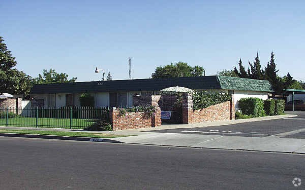 Building Photo - 637 W Cambridge Ave