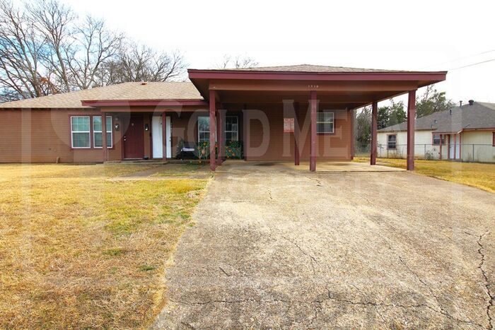 Building Photo - 1710 Cole St