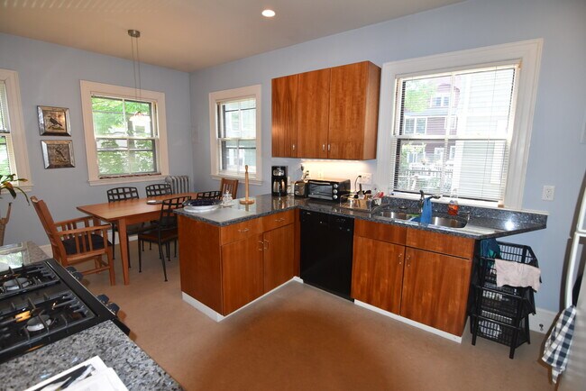 Building Photo - 79 Aspinwall Ave
