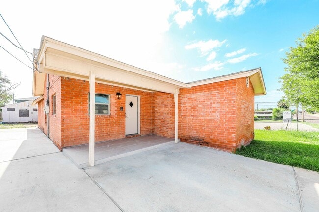 Building Photo - 2610 Springfield Ave
