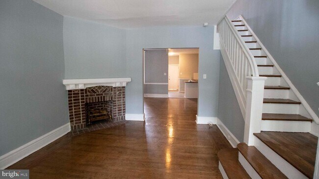 Foto del edificio - 5815 Larchwood Ave