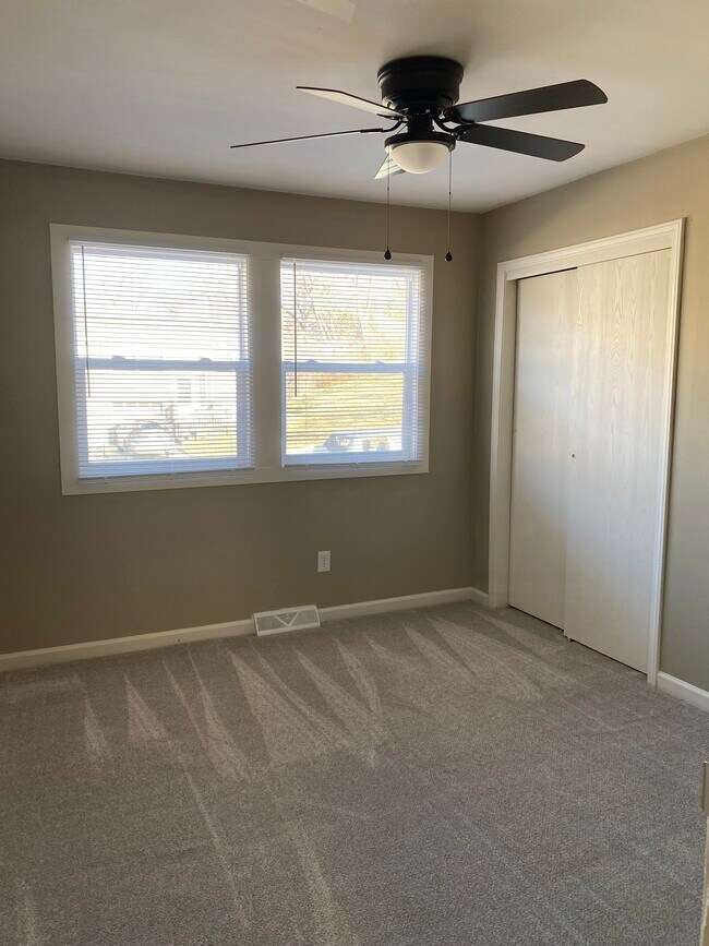 Dormitorio - 2502 N 57th St