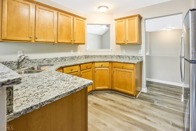 Building Photo - 155 Molasses Ln