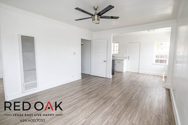 Foto del edificio - Charming Completely Remodeled Bright and S...