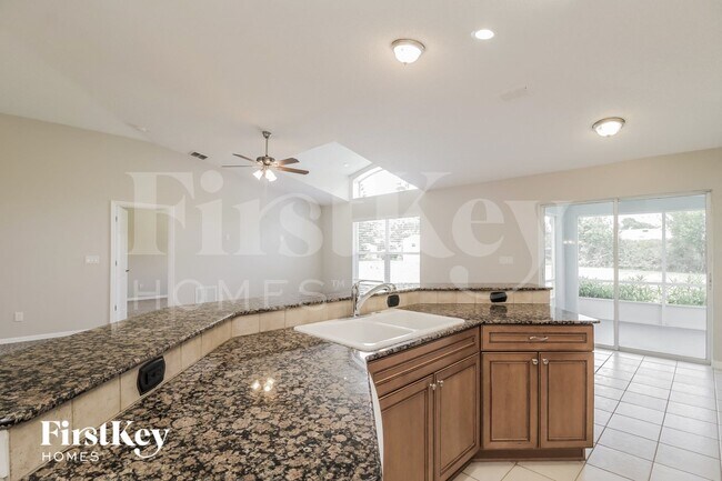 Foto del edificio - 211 Oak Branch Dr