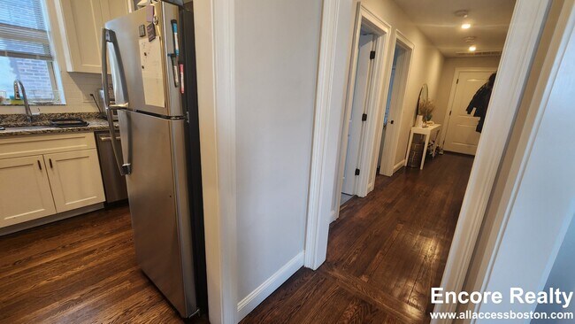 Foto del edificio - 105 Strathmore Rd