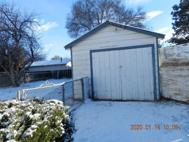 Foto del edificio - 2 Bedroom / 1 Bathroom Home in Madras Oregon