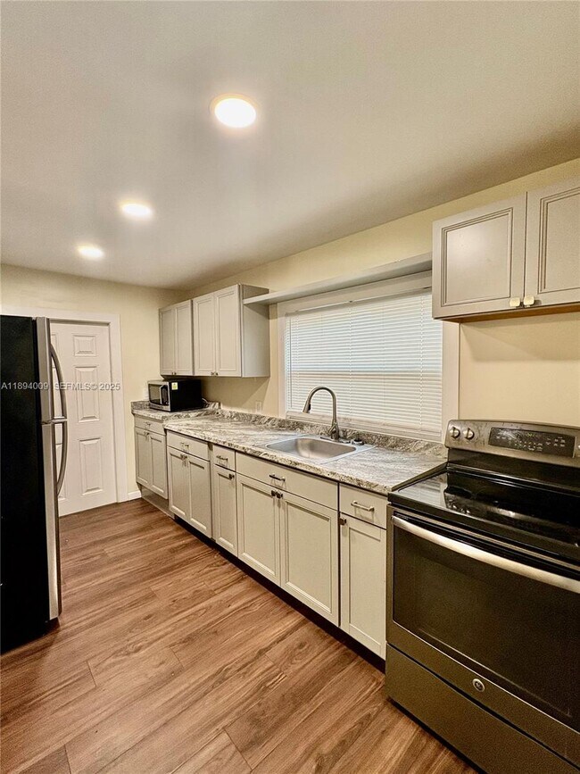 Foto del edificio - 702 50th St