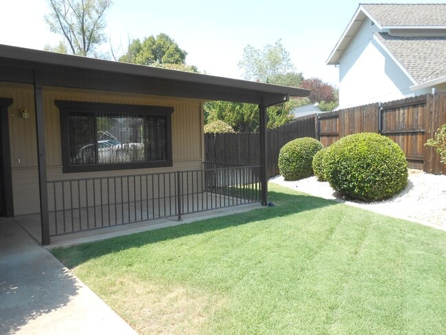 Building Photo - Willow Brook Estates Home in Cul-de-sac