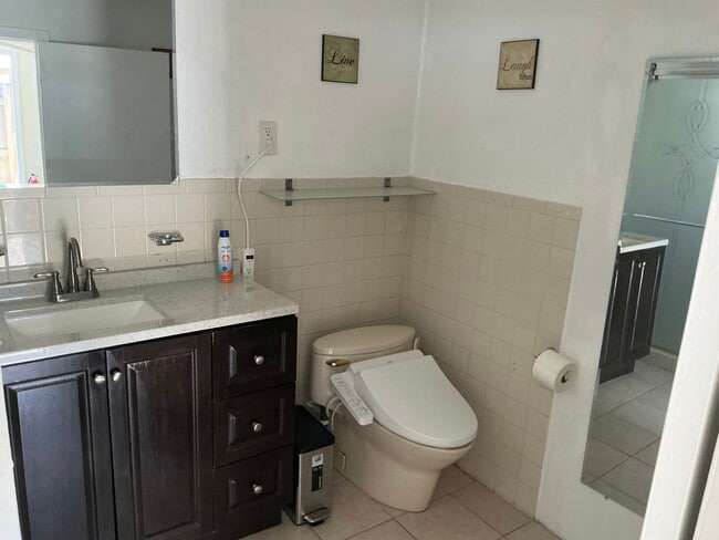 Foto del edificio - 2128 Longwood Rd