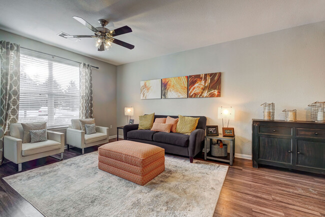 Creekside at Highlands Ranch - Apartments in Highlands Ranch, CO ...