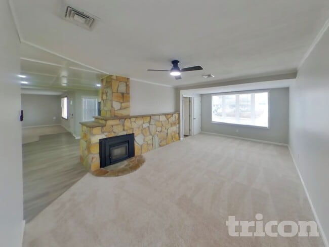 Building Photo - 114 Timber Ln