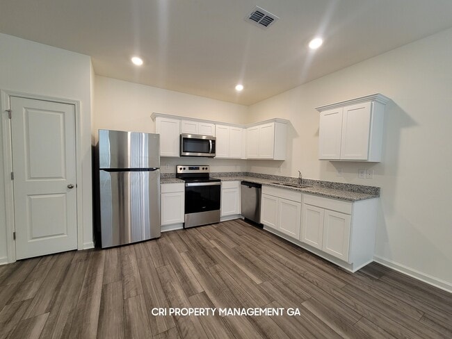 Building Photo - 3518 Condor Ct SW