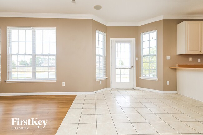 Foto del edificio - 10252 Ironway Dr