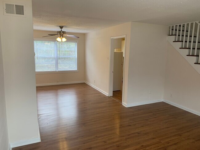 Building Photo - 1691 Valley Ave