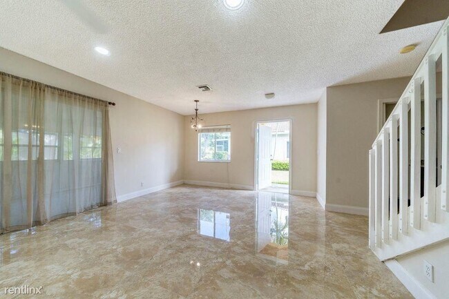 Foto del edificio - 3 br, 2.5 bath House - 1335 SW 48th Ter