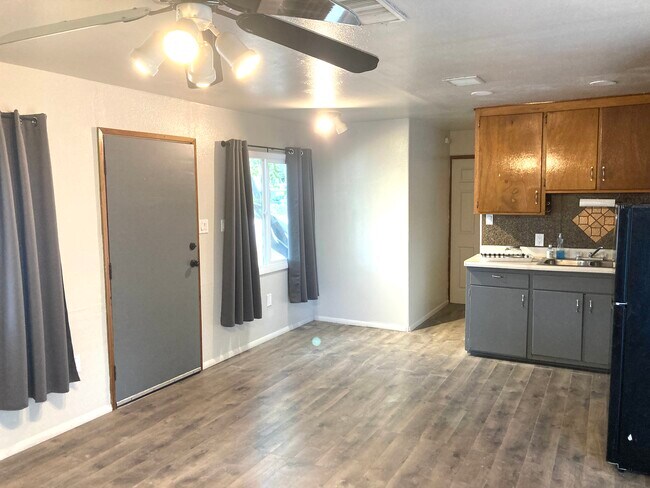 Foto del edificio - 4262 N Reno Ave