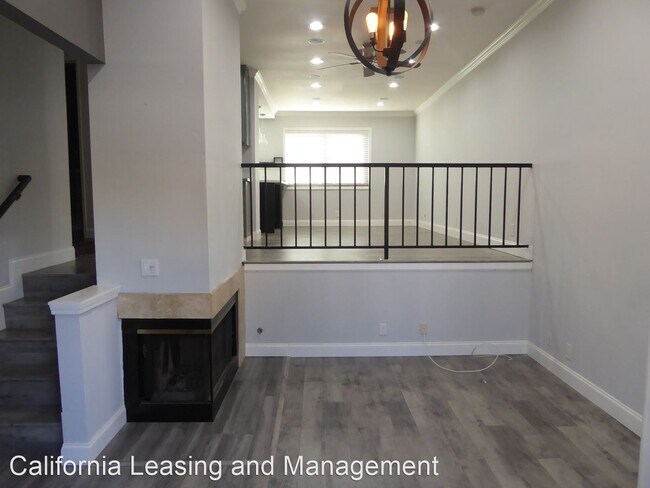 Building Photo - 2 br, 2.5 bath House - 17908 River Circle #3