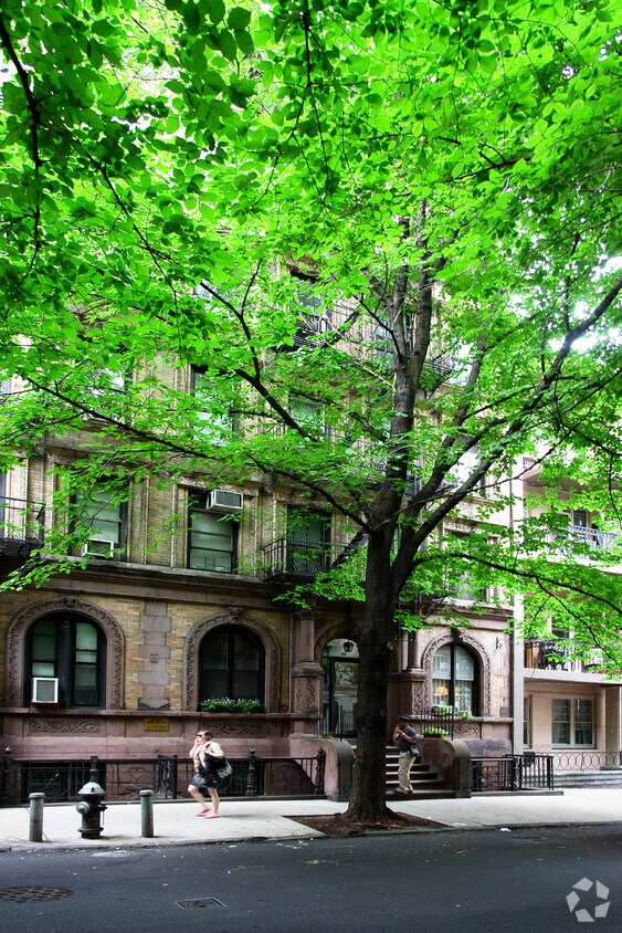 Building Photo - 266 W 25th St
