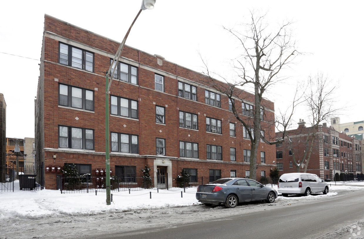 Building Photo - 6755 S Paxton Ave