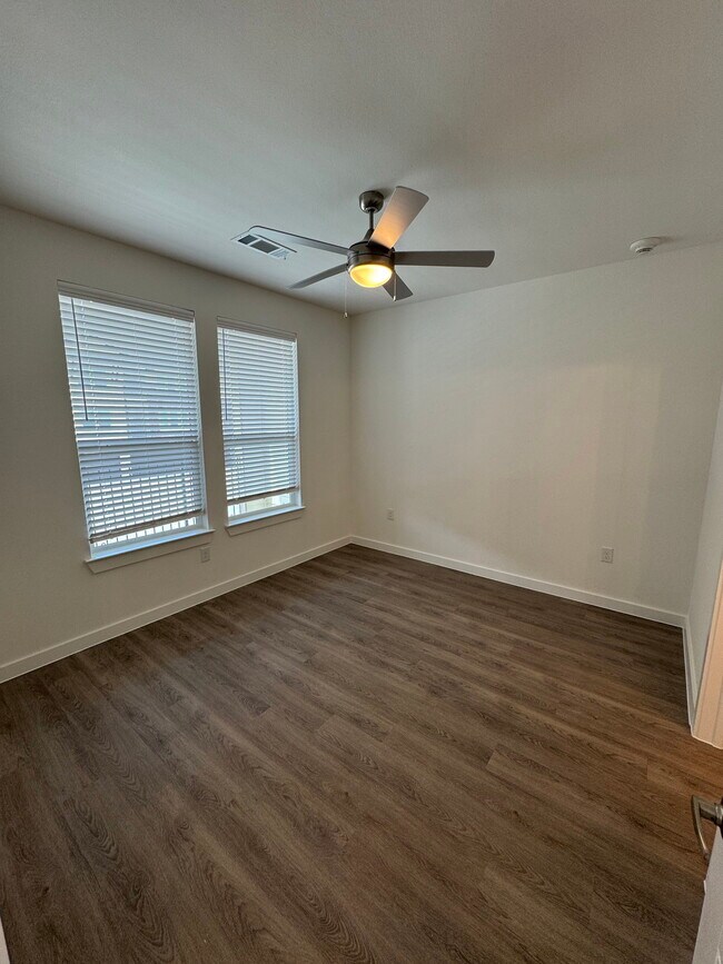 Foto del edificio - 4430 S Legacy Dr