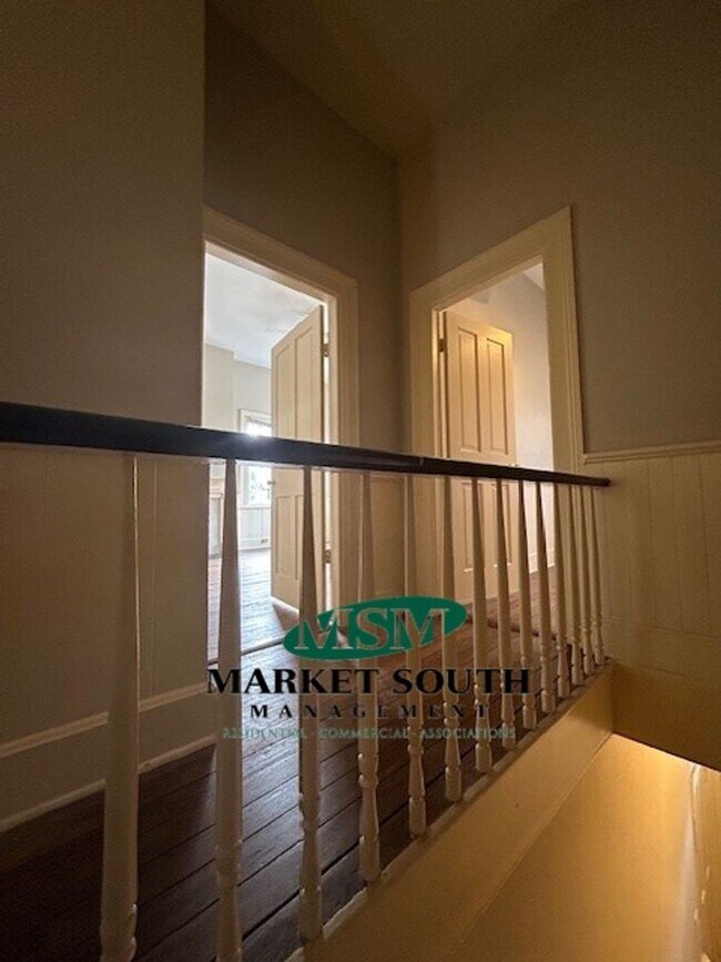 Building Photo - **APPLICATION PENDING** HISTORIC DOWNTOWN ...