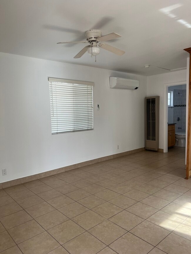 Building Photo - 9807 San Antonio Ave