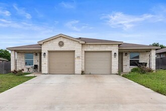 Building Photo - 208 Lowes Blvd