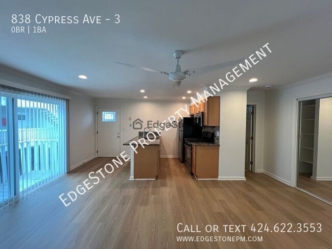 Foto del edificio - 838 Cypress Ave