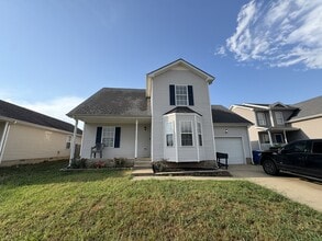 Building Photo - 515 Fox Trot Dr