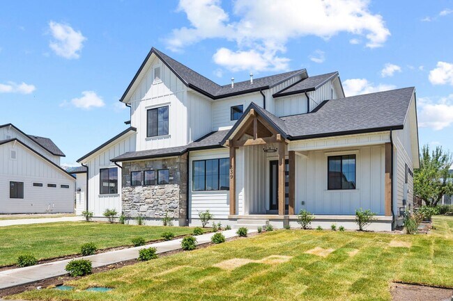 Foto del edificio - Cozy, Bright, and Spacious Home Nestled in Midway