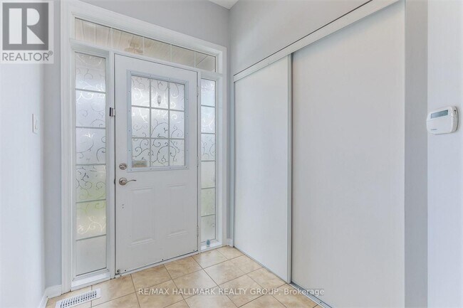 Building Photo - 580 Pepperville Crescent
