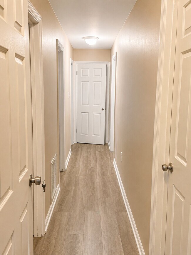 Foto del edificio - 4098 Camelot Ct