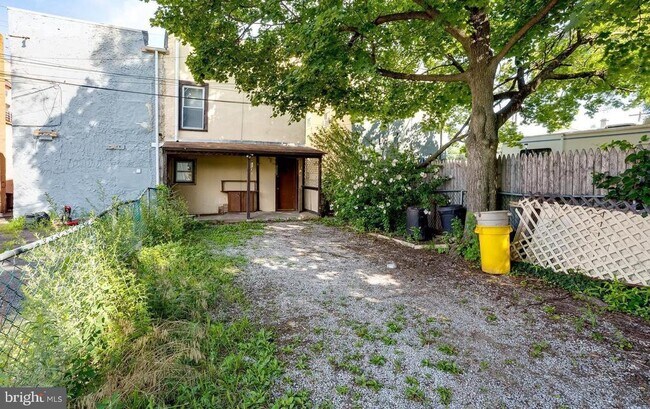 Foto del edificio - 7906 River Rd