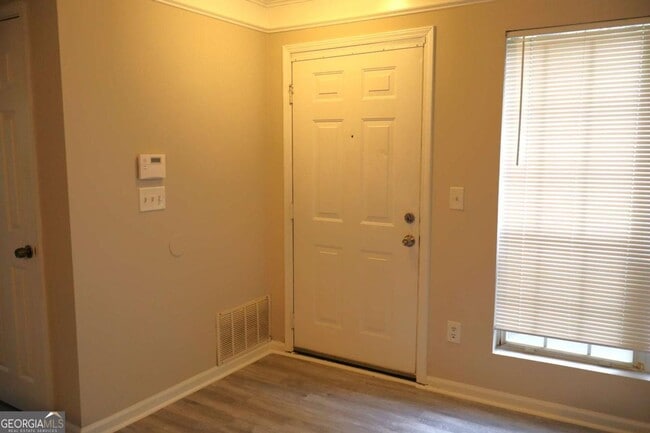 Building Photo - 308 Mill Pond Ct SE