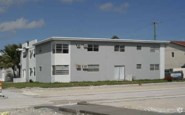 Foto del edificio - 16951 NE 18th Ave