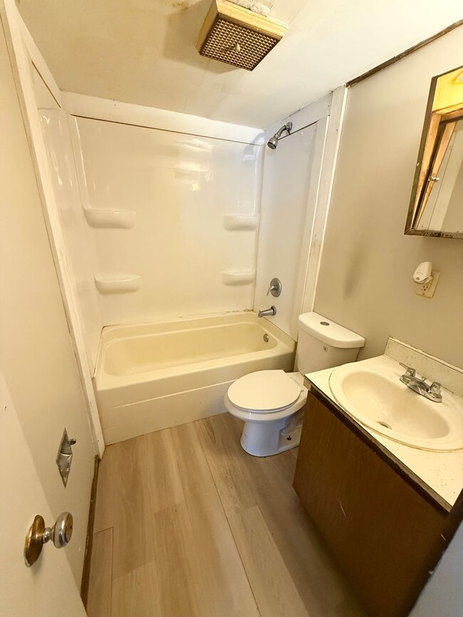 Building Photo - MadKooy-419 W 27th - New