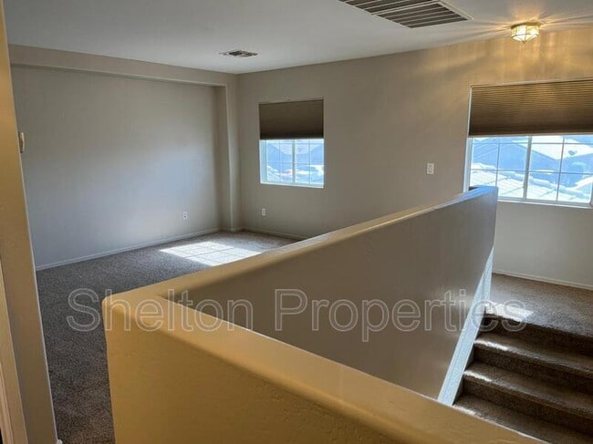 Building Photo - 12532 W Myer Ln