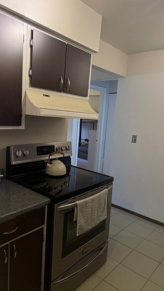 Foto del edificio - 650 Perrie Dr