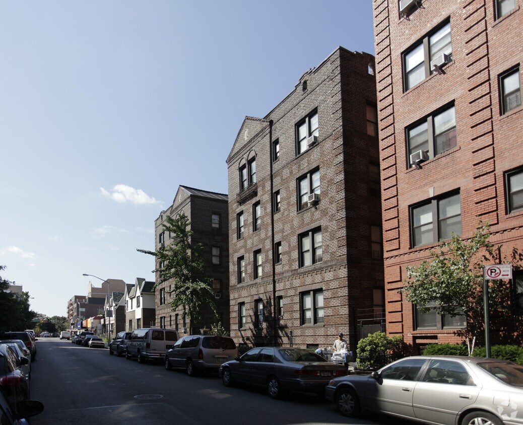 Primary Photo - 3542 73rd St
